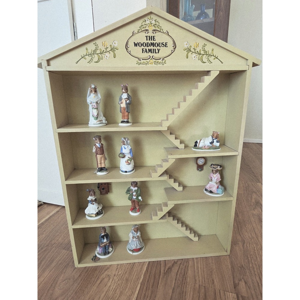 Franklin Mint Woodmouse Family 10 Porcelain Figures Wood Shelf 1985